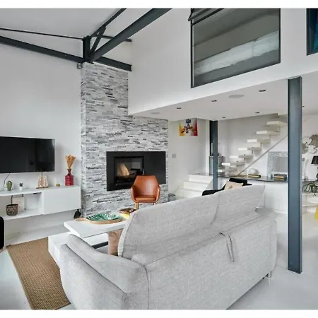 Duplex Center Of By Prestige *